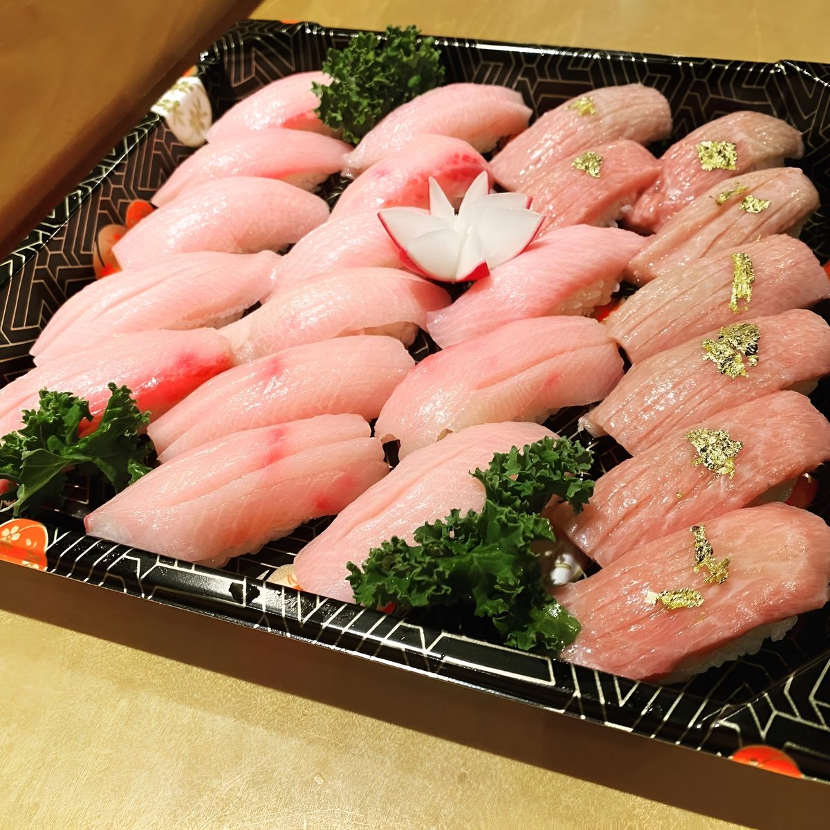 Find Makoto Sushi Encino on Ventura Boulevard