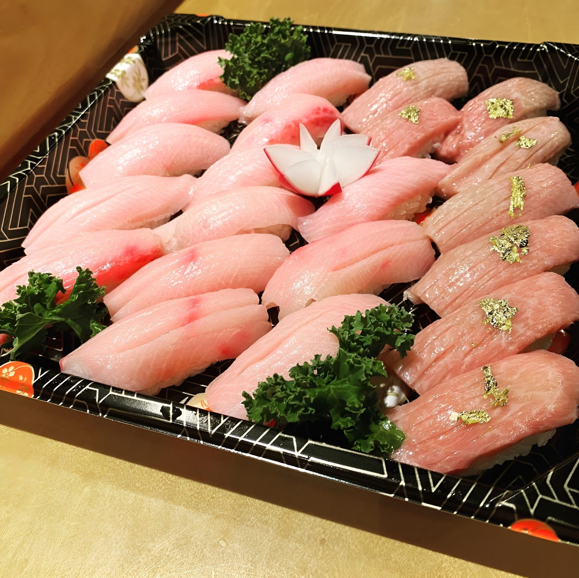 Find Makoto Sushi Encino on Ventura Boulevard